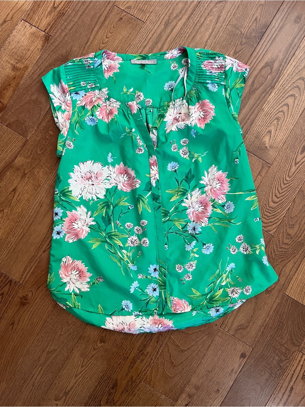 Daniel Rainn Floral Split-Neck Cap Sleeve Top - Green